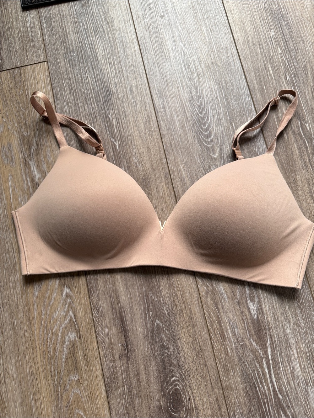 Victoria's Secret Dream Angels Wireless Beige Seamless T-Shirt Bra